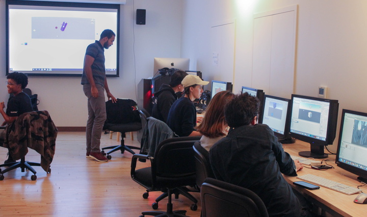 Students work in computer lab