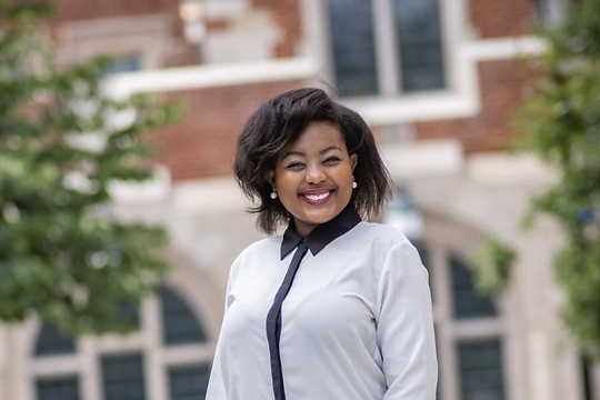 Portrait of Phyllis Mugadza on Yale campus